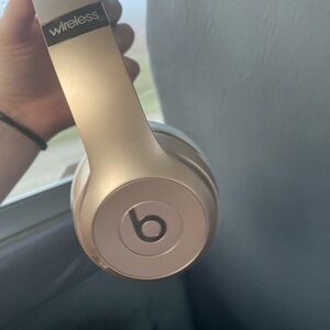 Beats Rose goldWireless Headphones